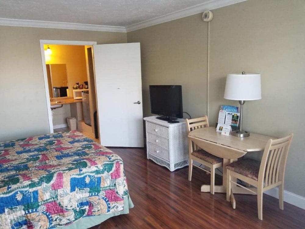 Gulfcoast Inn Naples photo 12
