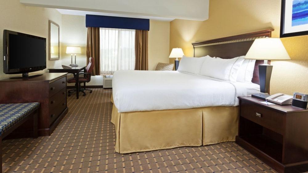 Holiday Inn Express Hotel & Suites Smithfield - Selma I -95 by IHG photo 4