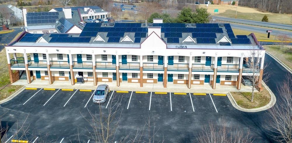 Executive Inn And Suites photo 16