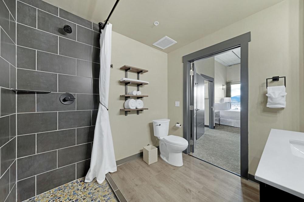 The Suites at Prairie Falls & Event Center photo 54