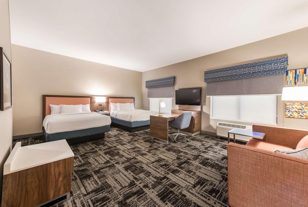 Hampton Inn & Suites Benton Harbor photo 14