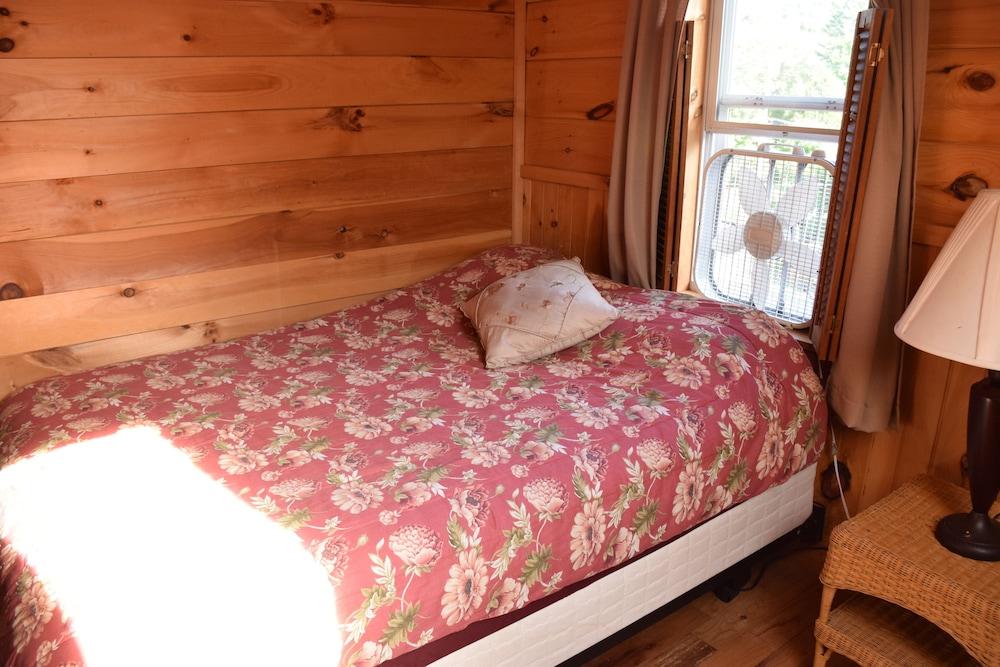 Lake House photo 2