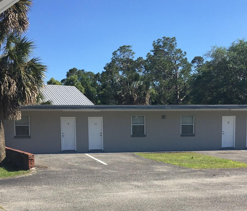 Skylark Motel photo 16