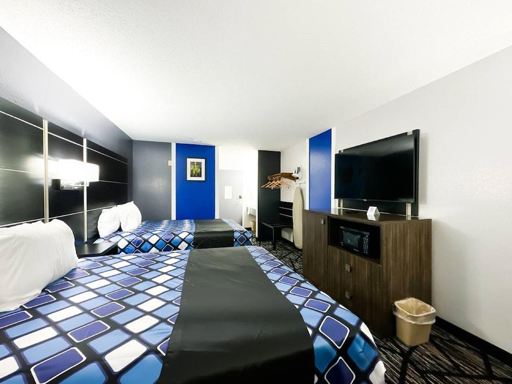 Blaine Town Inn & Suites photo 32