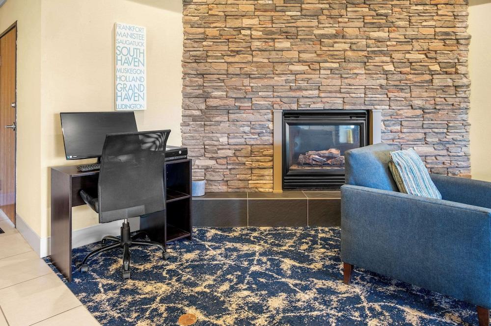 White Pines Inn & Suites photo 51
