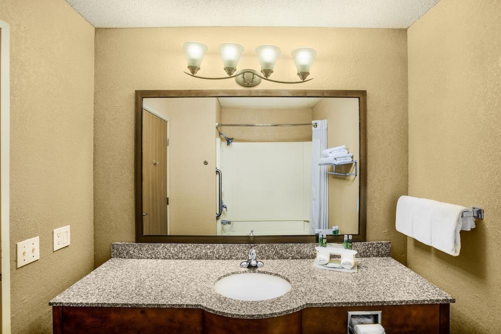 First Choice Inns at the Swell photo 17