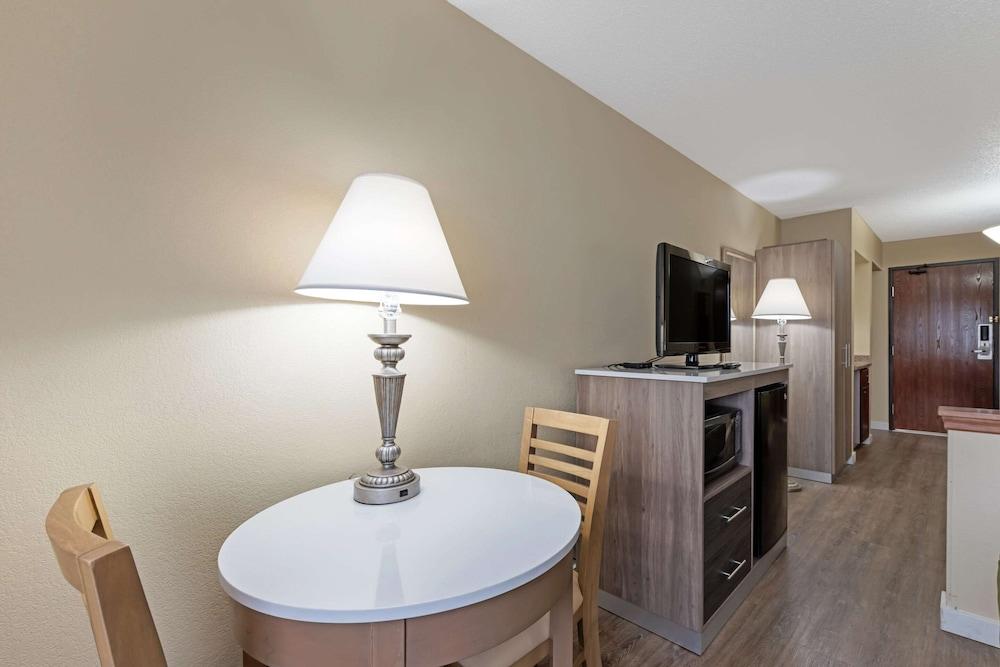 Quality Inn Bemidji photo 34