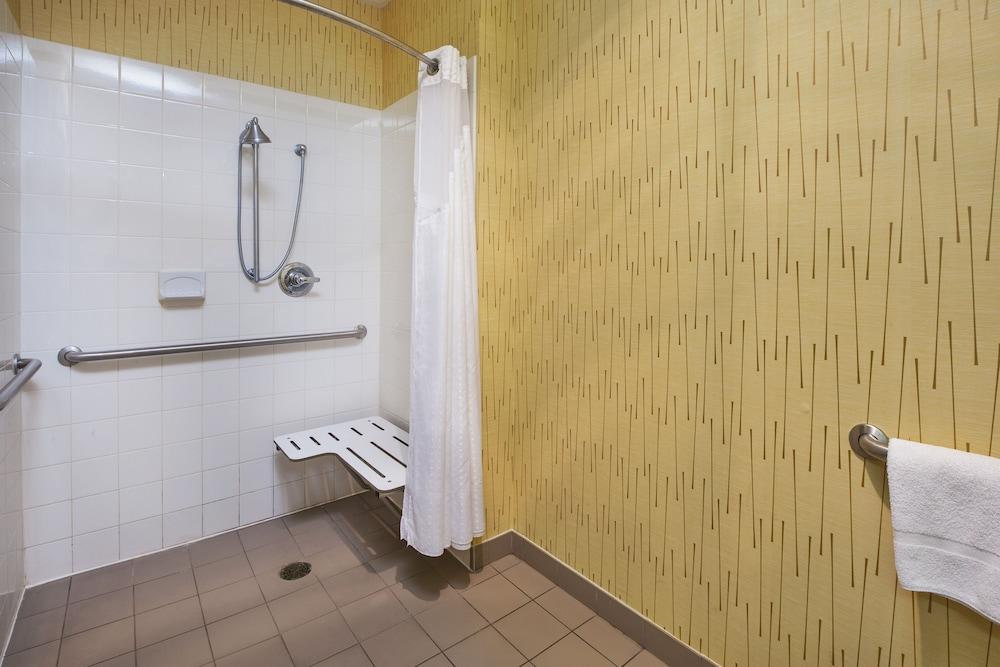 Holiday Inn Express Hotel & Suites Belleville by IHG photo 33