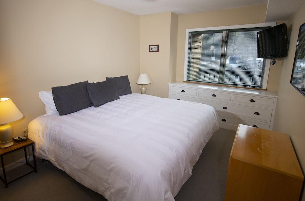 Mountain Lodge at Okemo, A Vail Resorts Property photo 2