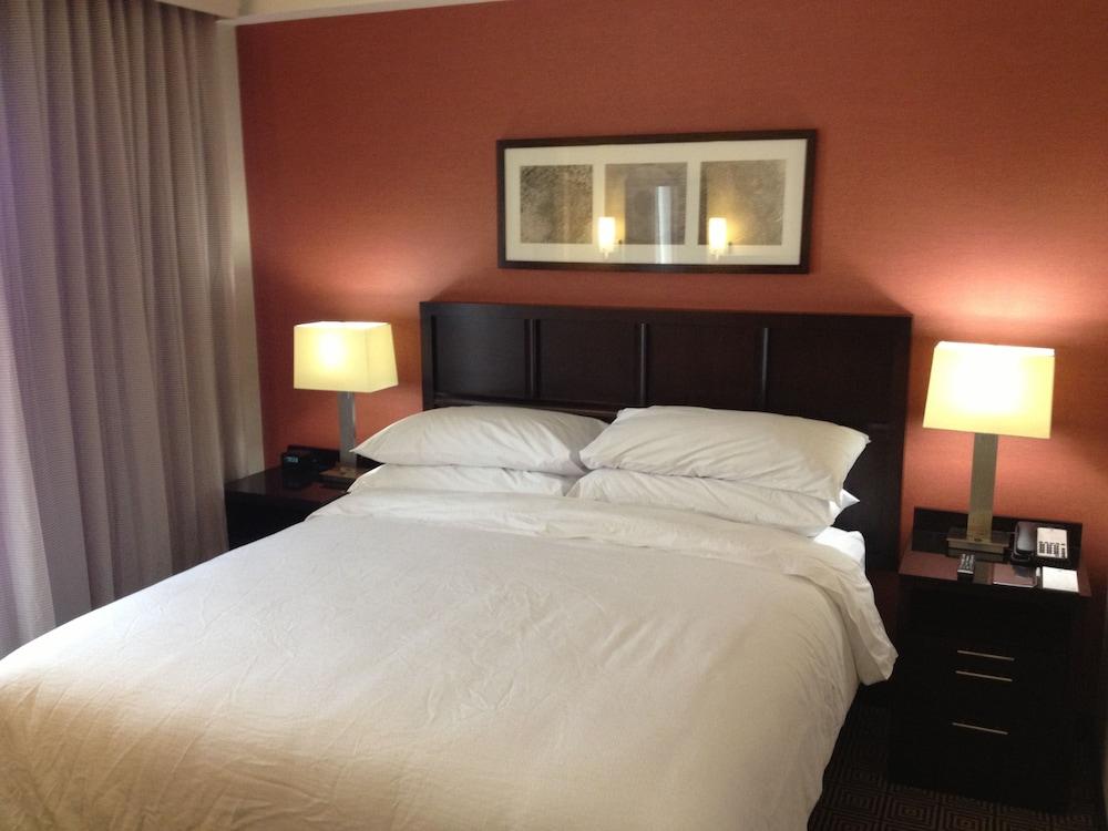 Embassy Suites Newark Airport photo 11