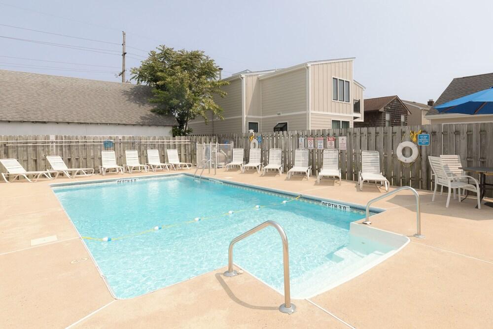 Broadway Court Motel photo 13