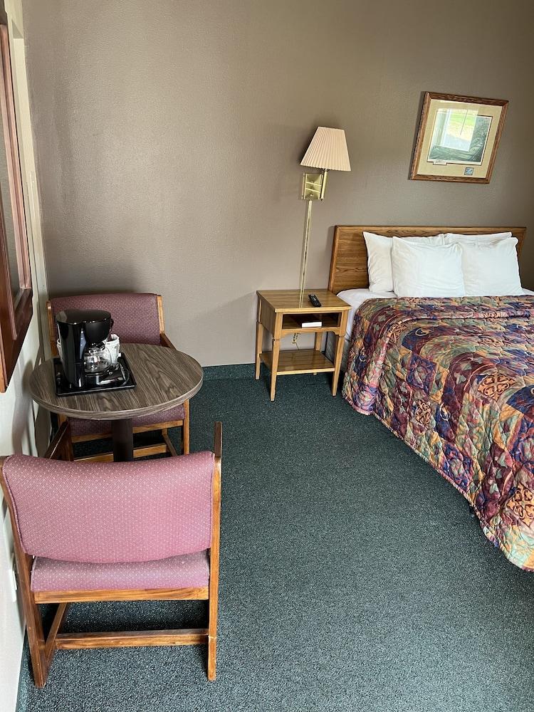 All Star Inn & Suites photo 37