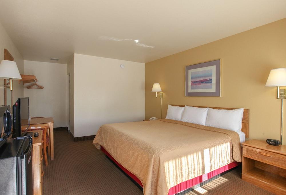 Highland Country Inn photo 13