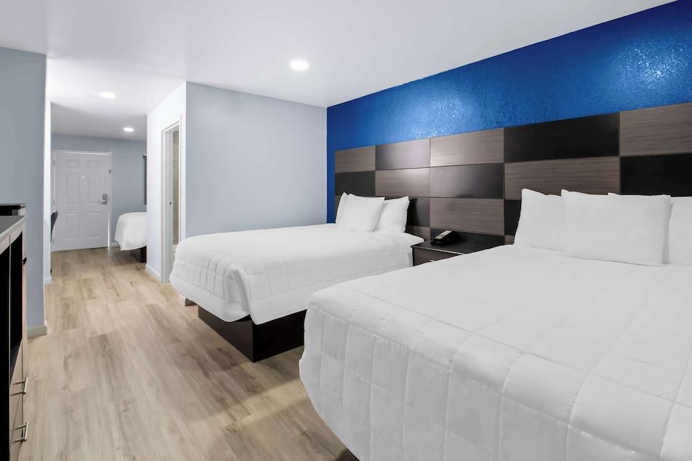 Americas Best Value Inn Gonzales photo 17