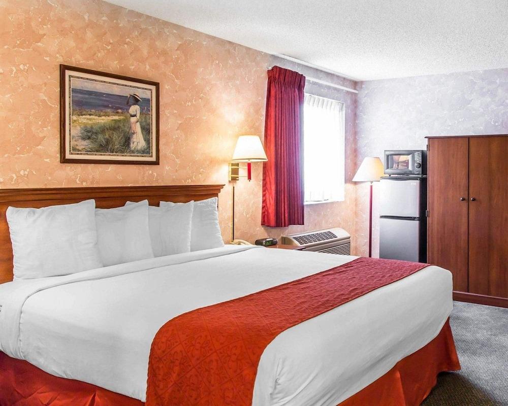 Econo Lodge Longmont East photo 17