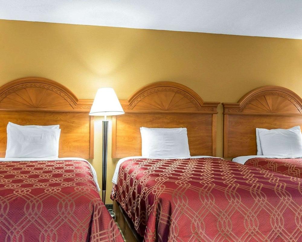 Econo Lodge Dalton West photo 10