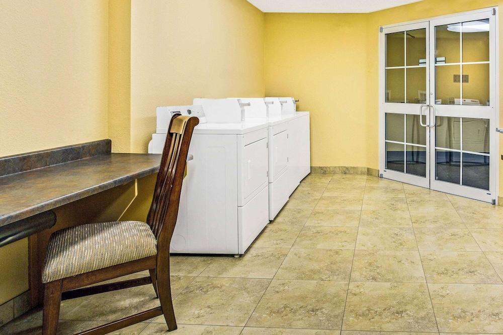 Super 8 by Wyndham Parker/SE Denver Area photo 14