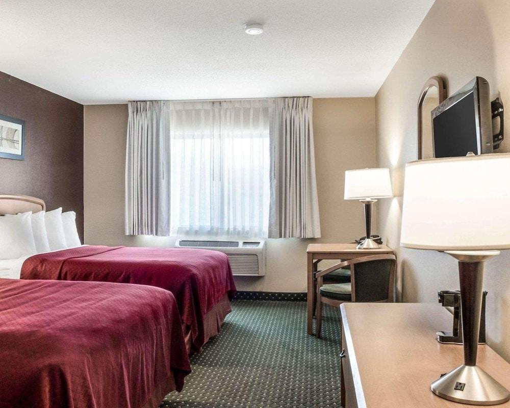 Travelodge by Wyndham Fargo West Acres photo 7