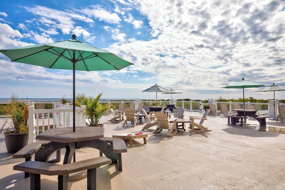 Water's Edge Ocean Resort photo 9
