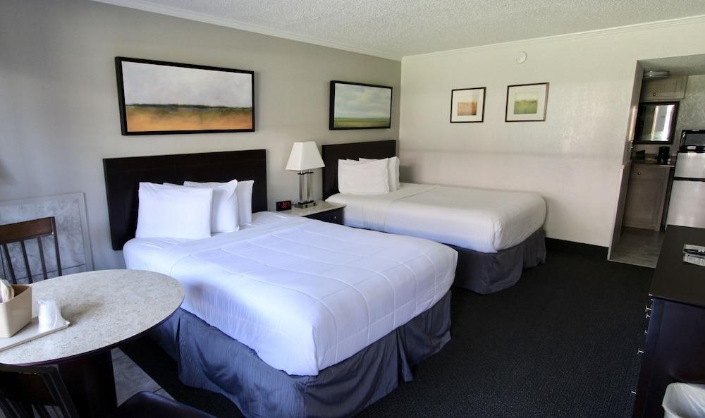 At Home Inn & Suites photo 12