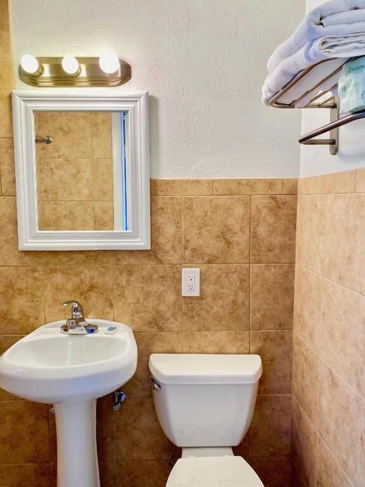 Glades Motel photo 9