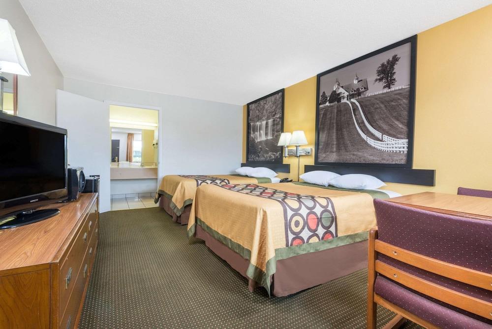 Super 8 by Wyndham Williamsburg photo 7