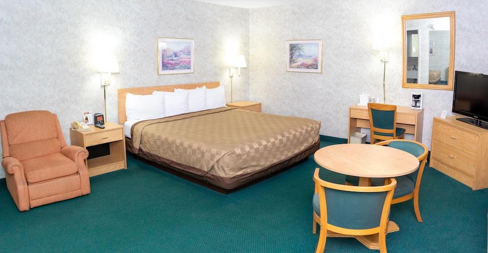 Regency Inn Perrysburg photo 2