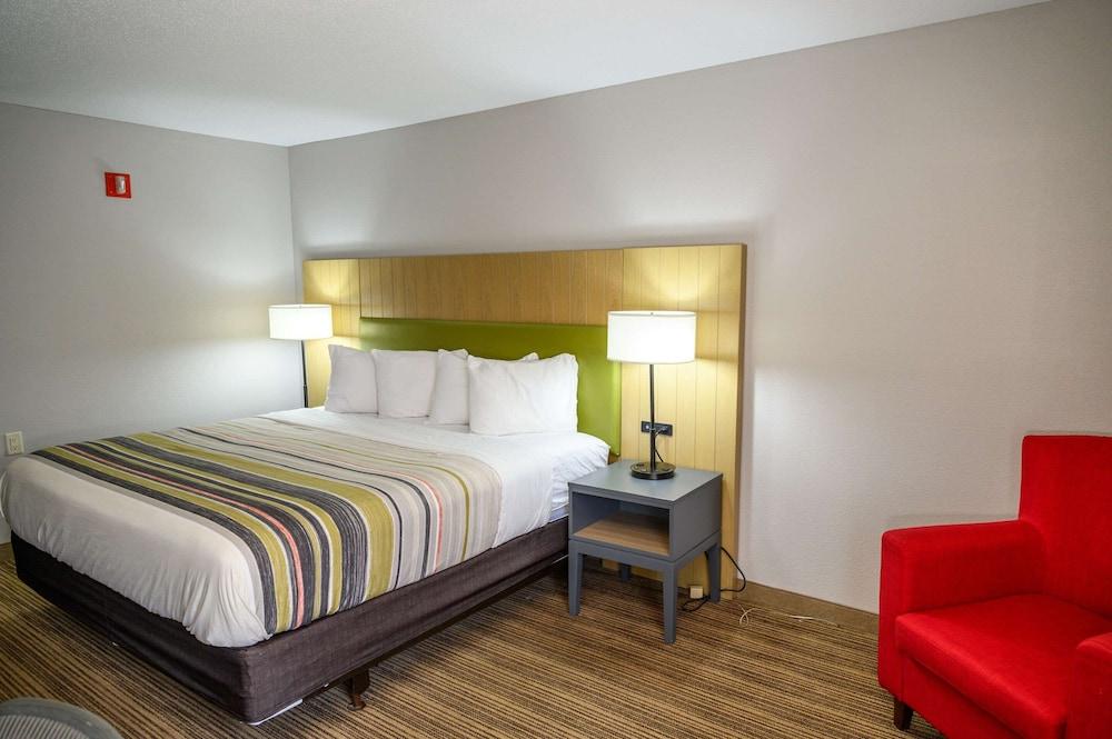 Country Inn & Suites by Radisson, Greenfield, IN photo 38