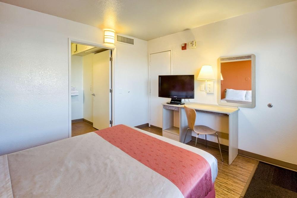 Motel 6 Pendleton, OR photo 12
