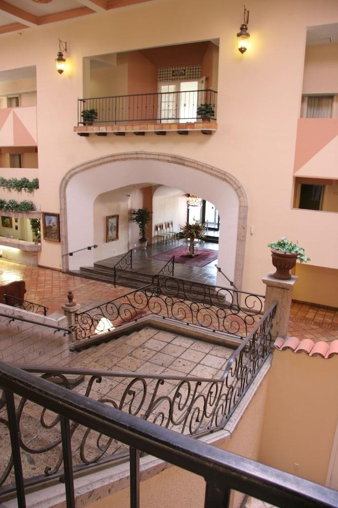 Barcelona Suites photo 27