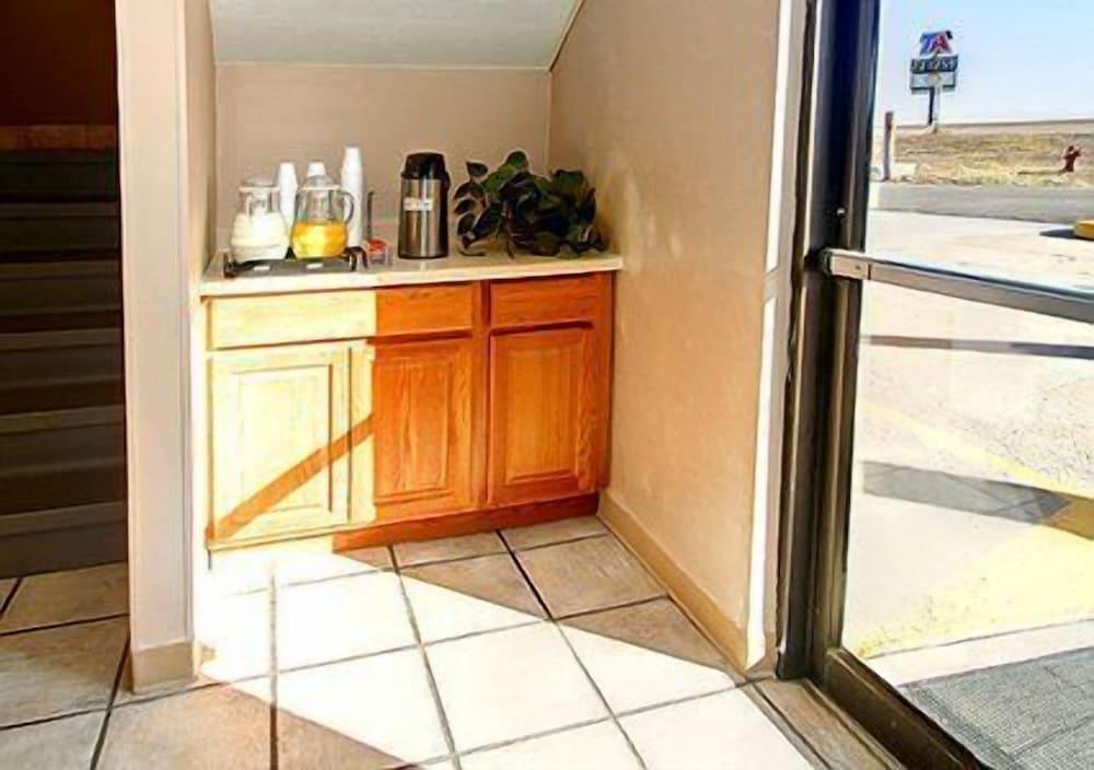 Studio 6 Limon, CO – I-70 photo 29