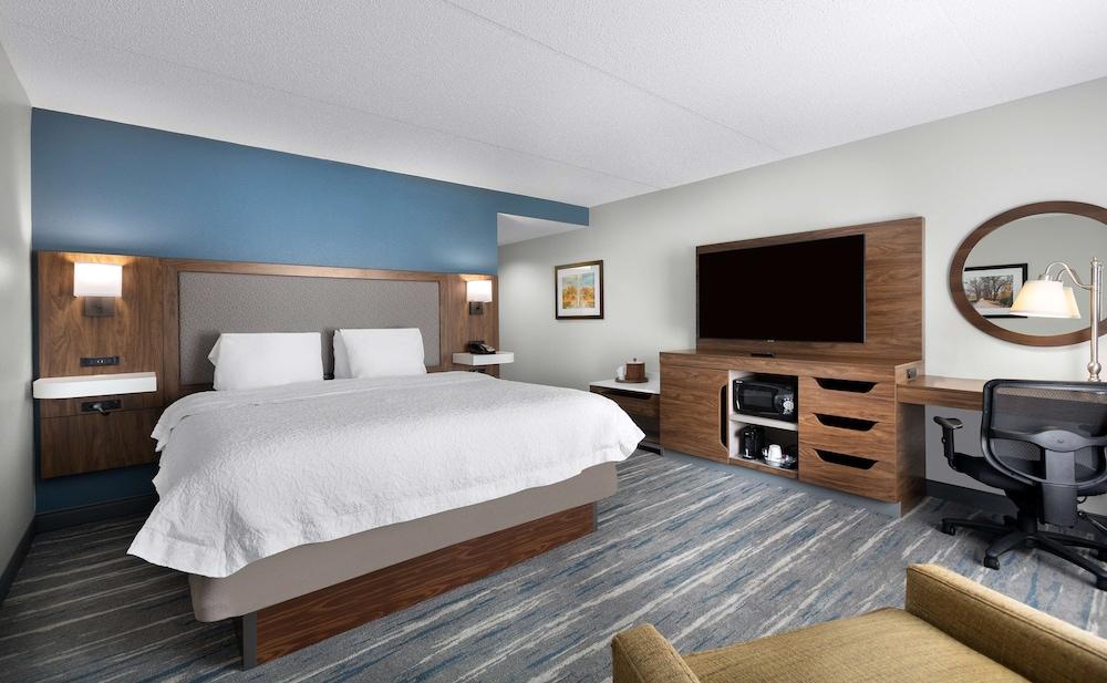 Hampton Inn Charlotte-Belmont at Montcross photo 27