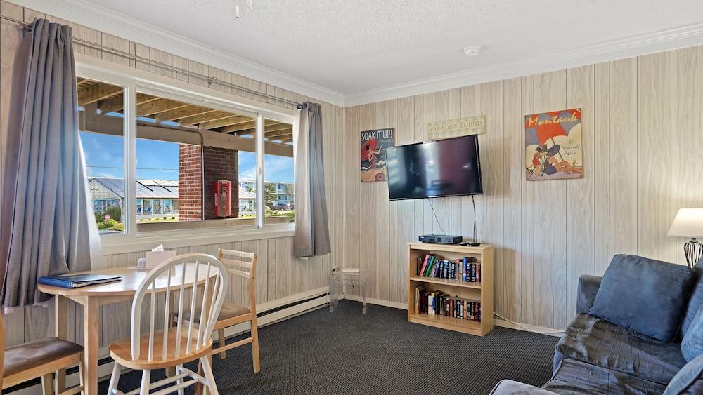 Montauk Oceanside Suites photo 6