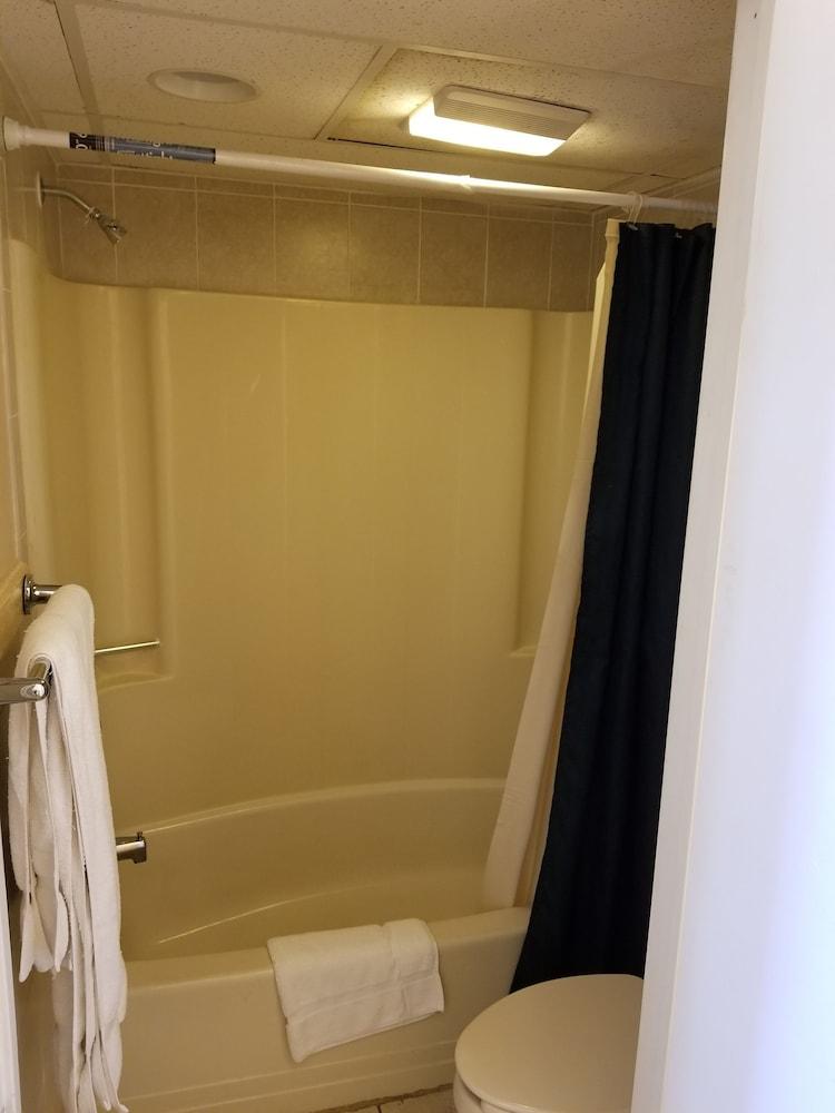 Bay Breeze Motel photo 5