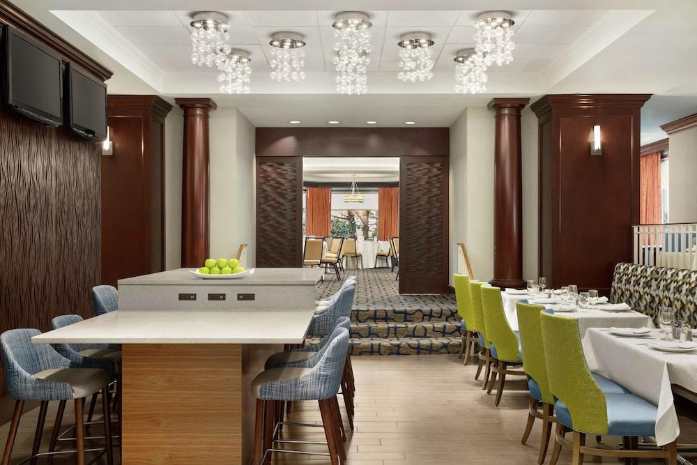 Embassy Suites by Hilton Boston Waltham photo 48