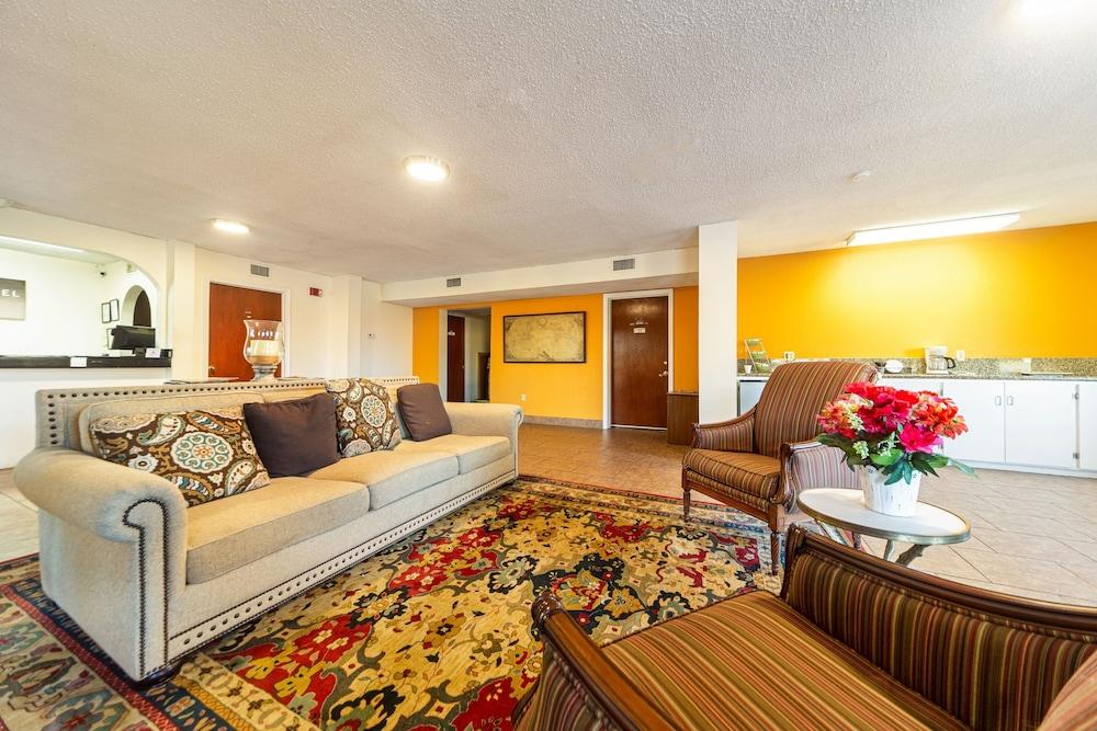 Days Inn by Wyndham Atmore photo 23