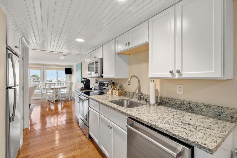 Guest House Suites photo 39