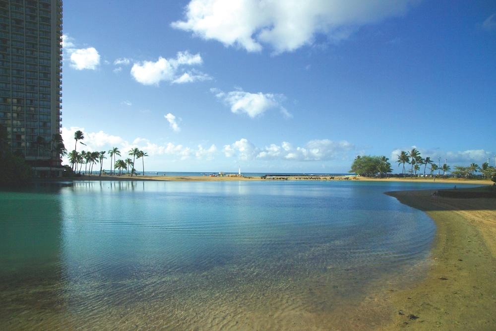 Waikiki Marina Resort at the Ilikai photo 31