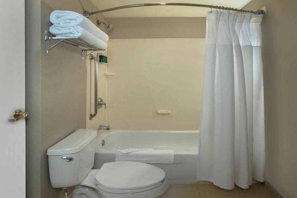 SpringHill by Marriott Centreville/Chantilly photo 12