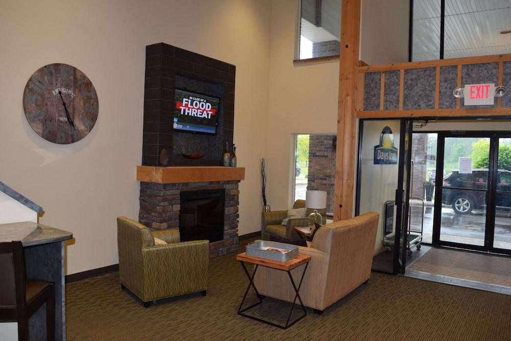 Days Inn by Wyndham Cadillac photo 5