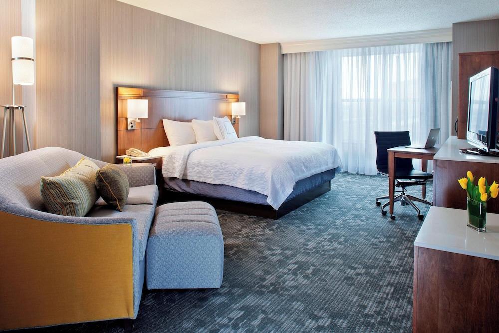 Courtyard by Marriott Pueblo Downtown photo 5
