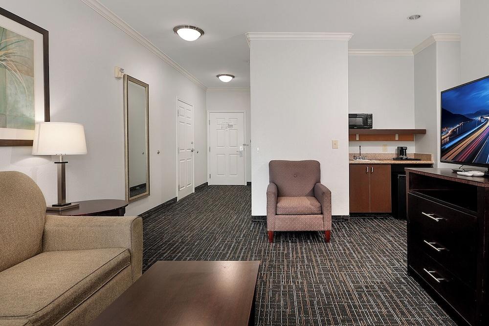 Sonesta Essential Houston Westchase photo 18