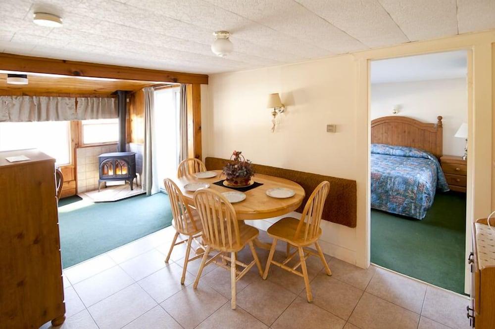 Riverbank Motel and Cabins photo 9