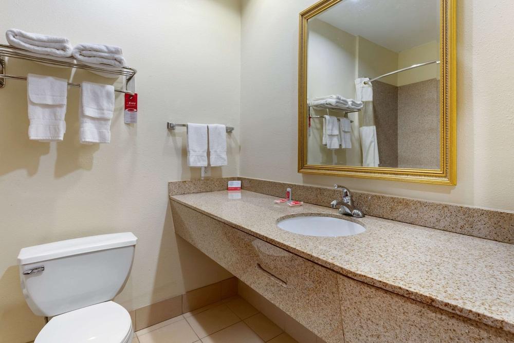 Econo Lodge Eutaw I-20 photo 14