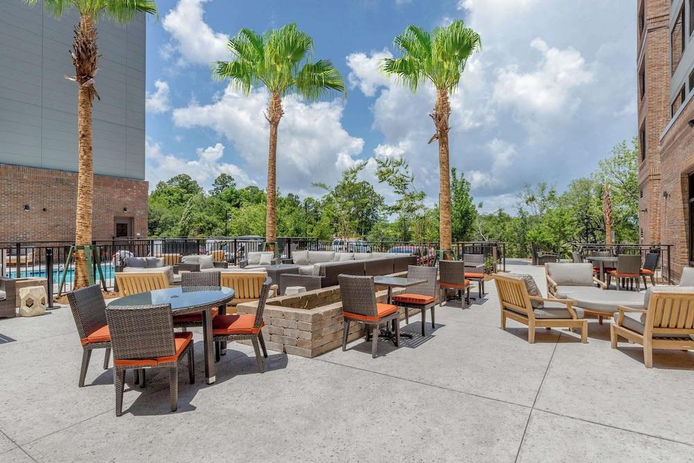 DoubleTree by Hilton Charleston Riverview photo 9