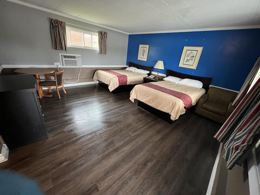 Royal Inn Motel photo 14