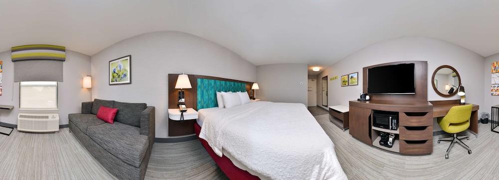 Hampton Inn LaPorte IN photo 8