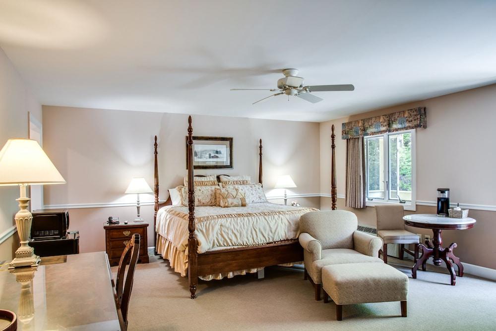 Boxwood Lodge photo 10