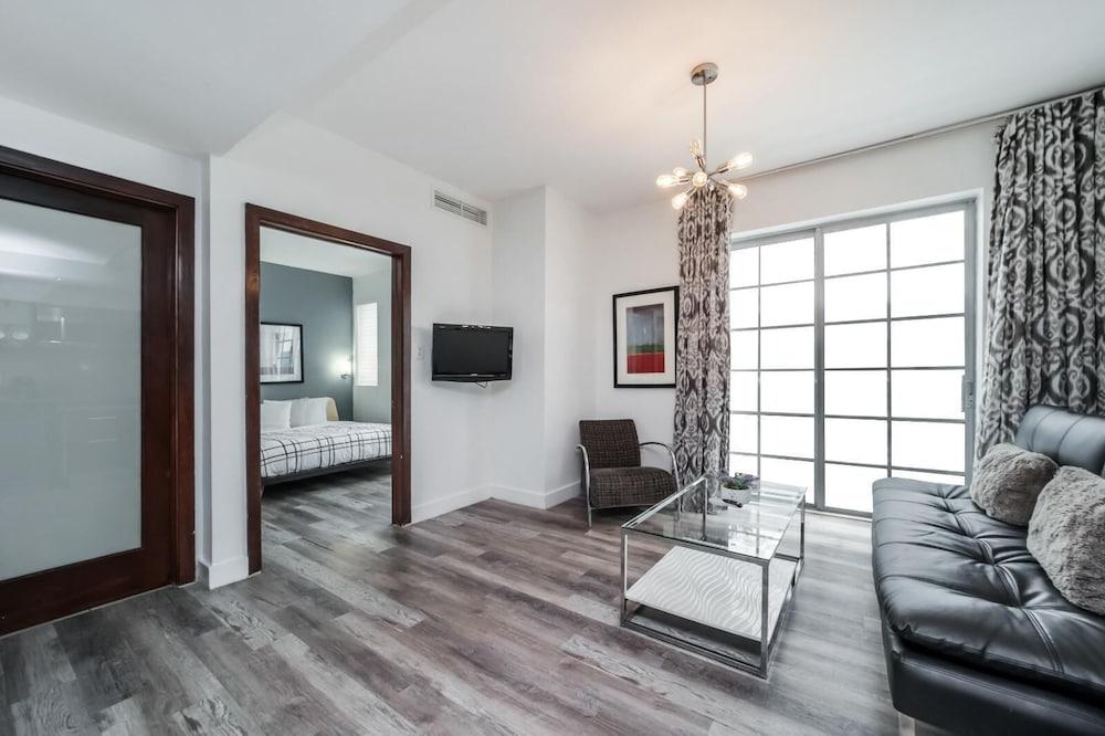 Strand Ocean Drive Suites photo 57
