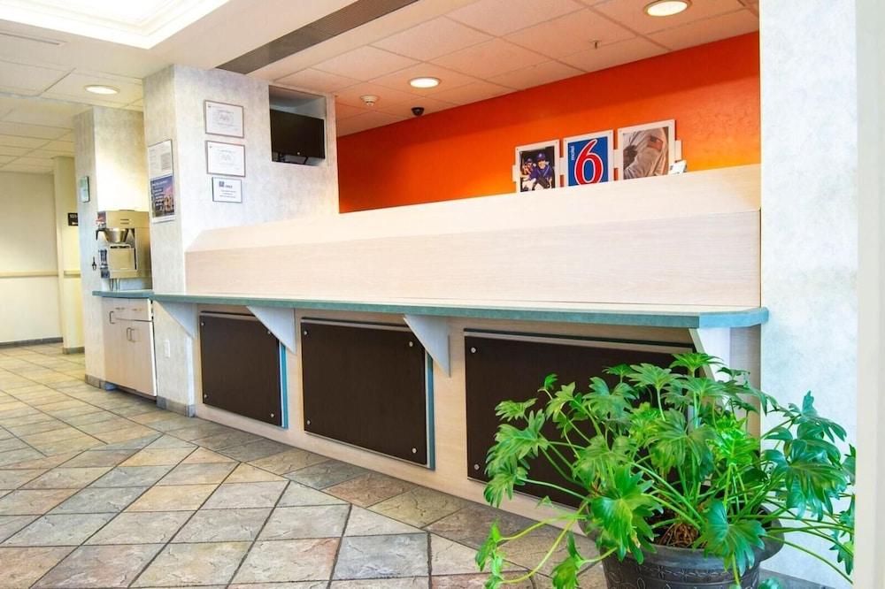 Motel 6 Las Cruces, NM - Telshor photo 3